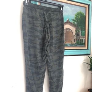American Eagle Outfitters Pants - Cozy Camo jogger style Pants American Eagle Outfitters Pants - Cozy Camo jogger style Pants